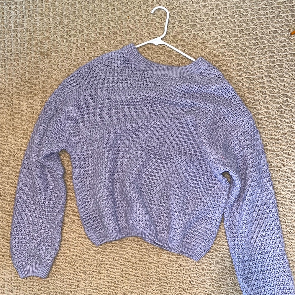 light purple lavender pullover sweater. chunky knit.